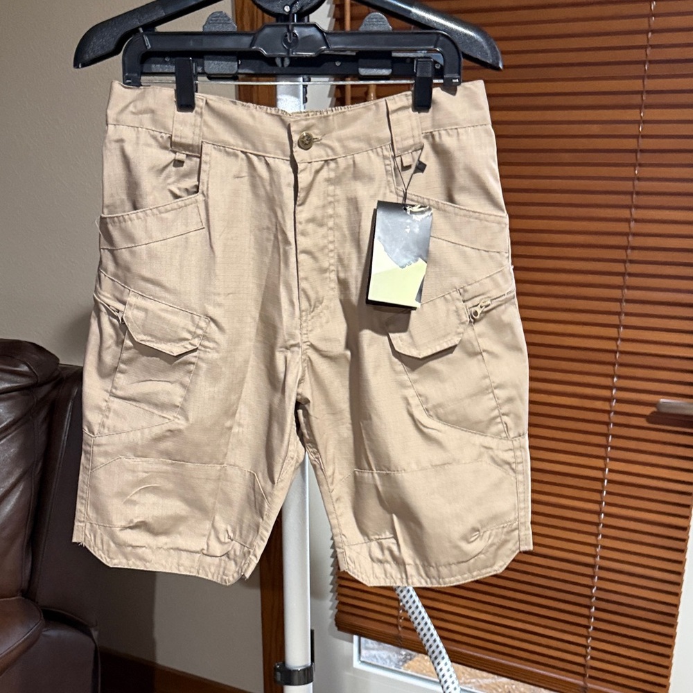 Outdoor Equipment Men's Beige Utility Cargo Shorts